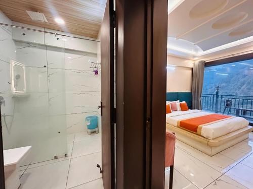 A bathroom at Hilltop Heaven ! Premium Property ! In Nainital ! By P Resort