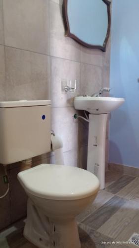 Et badeværelse på Cabaña Agata San Marcos Sierras