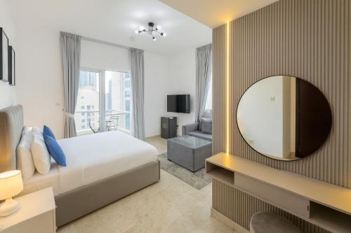 Ένα ή περισσότερα κρεβάτια σε δωμάτιο στο Comfort Ensuite with Balcony