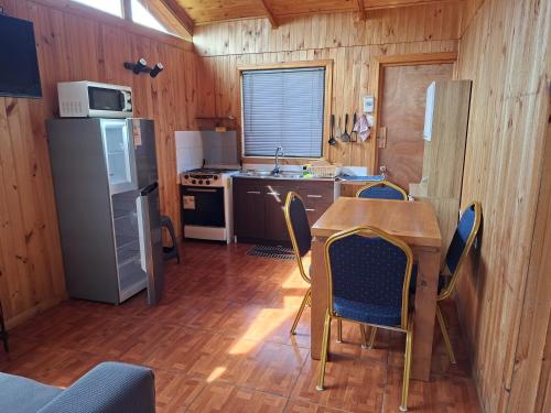 Η κουζίνα ή μικρή κουζίνα στο Cáhuil Cabañas Central