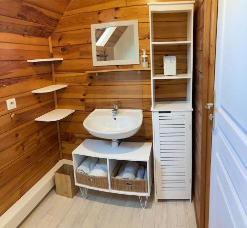 Koupelna v ubytování L'escale de Kerlochet