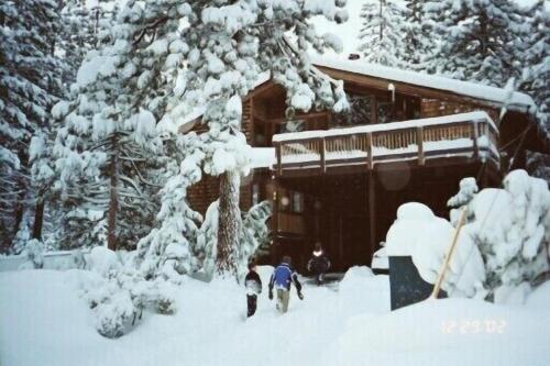 Dollar Point for 10 with hot tub-One block to the beach trong mùa đông