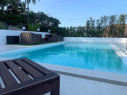 Der Swimmingpool an oder in der Nähe von Villa Mandalay - By Sp Villa Management