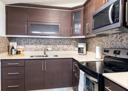 Kuchyň nebo kuchyňský kout v ubytování Aquaville Dorado Moderna Villa 5