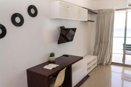 Μια τηλεόραση ή/και κέντρο ψυχαγωγίας στο Naia Mar