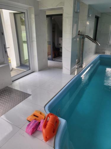 Dom z basenem całorocznym