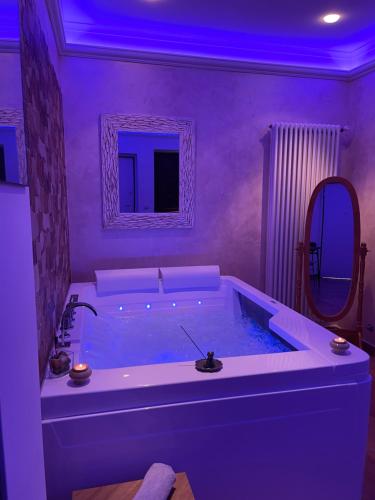 Photo de la galerie de l'établissement Room24 Relax & Wellness, à Genzano di Roma