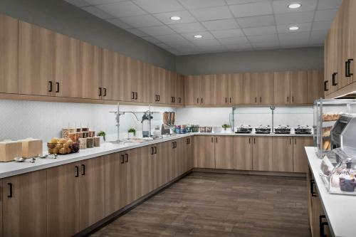 Η κουζίνα ή μικρή κουζίνα στο Residence Inn by Marriott Big Sky/The Wilson Hotel