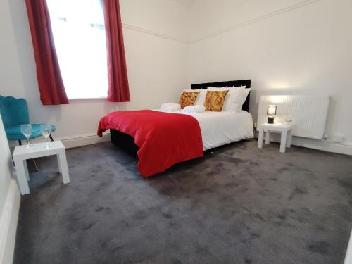 Voodi või voodid majutusasutuse Lucky Home 7 - Ideal for Trade & Family - 2 Bedrooms - 2 Beds - Max 4 Guests - Close to BAE, Docks, Lake District, Beaches toas