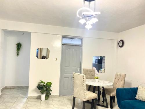Imagine din galeria proprietății BuCci' 's Cozy 2 bedroom-Nursan apartments, Nanyuki în Nanyuki