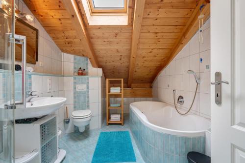 Koupelna v ubytování Fewo Oberschönauer Bergblick