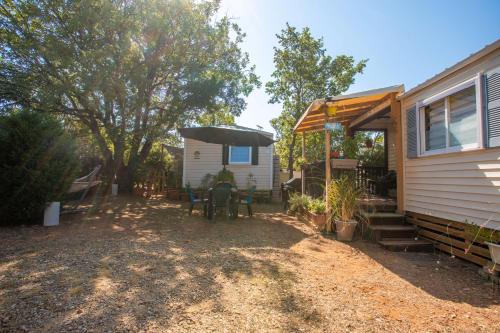 Сад в Salamandre