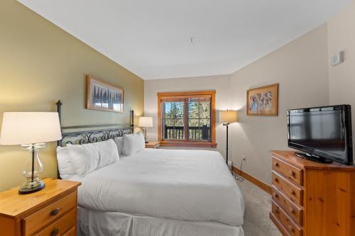 Postel nebo postele na pokoji v ubytování Expedition Station 8582 by Summit County Mountain Retreats