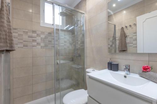 Koupelna v ubytování Villa Mar del Plata 8 bed apartment