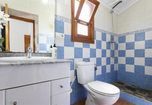 Ένα μπάνιο στο El Puntal de Nieves