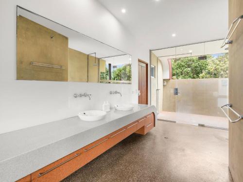 Ένα μπάνιο στο Beachside Bungalow Casuarina