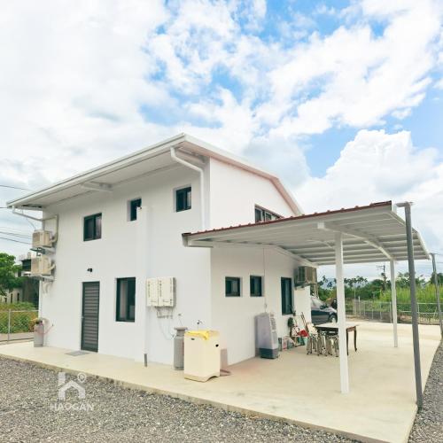 Το κτήριο όπου στεγάζεται  η βίλα