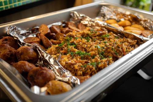 Φαγητό σε αυτό το ξενοδοχείο ή κάπου εκεί κοντά