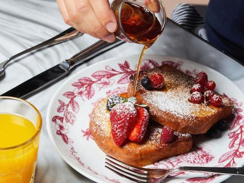 Comida en o cerca de este hotel