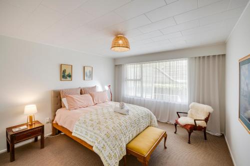 Postel nebo postele na pokoji v ubytování Duart Haven - Havelock North Holiday Home