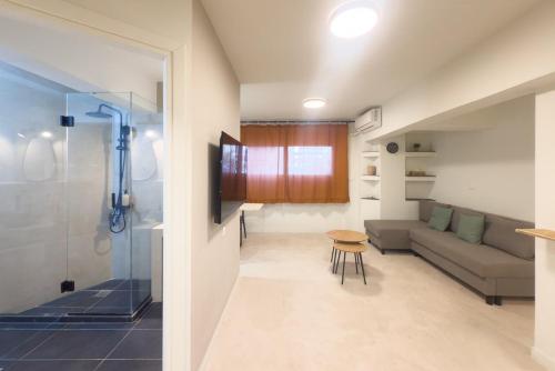 Panormou Neon - Urban Apartment 1B