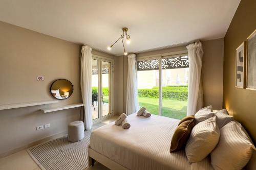 The Golden Atrium 3BDR Pool View Free Pool & Beach Access