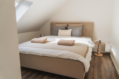 Foto Cozy 1BR & Living Room Apartment, Just 15 Minutes to Downtown 6