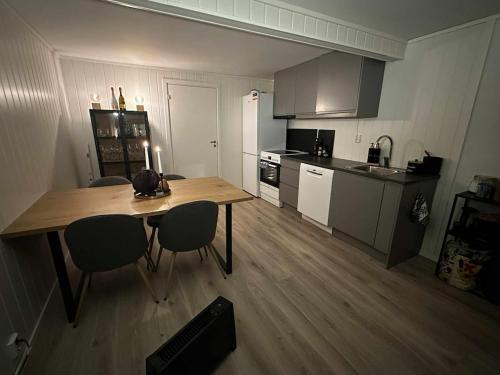 Kuchyň nebo kuchyňský kout v ubytování Apartment in Harstad with 3 bedrooms, 6 beds