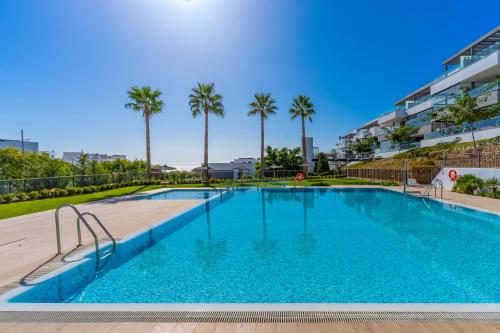 Modern 3 bedroom apartment with sea views