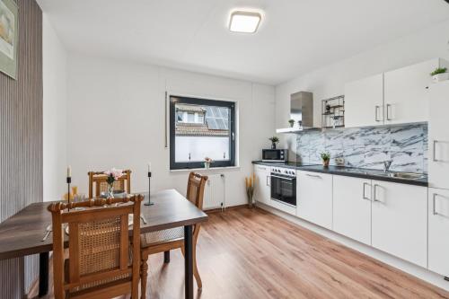 Kuchyň nebo kuchyňský kout v ubytování Monteur Wohnung Bedburg-Hau BH01