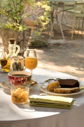 Jídlo v hotelu nebo okolí