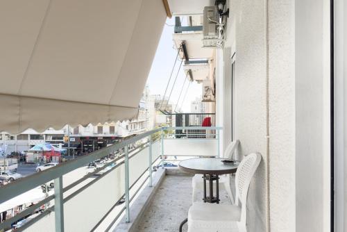 Panormou Neon - Urban Apartment 2A