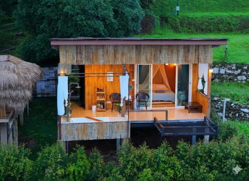 Κήπος έξω από το ดาวบนดินCamping