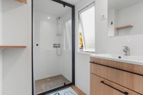 Koupelna v ubytování Mobile Home Le Montourey Forum 80