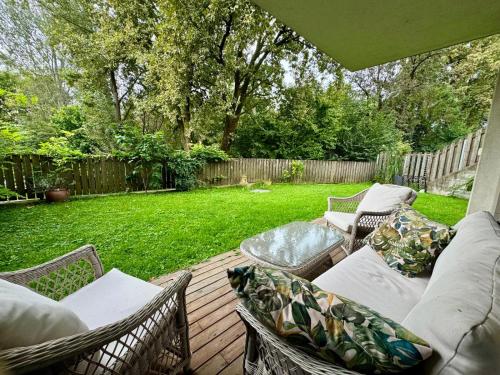 Zahrada ubytování Private room with spa in Vila Brinje