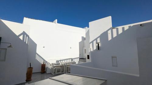 Μπαλκόνι ή βεράντα στο Maison A unique chic riad in the heart of the medina