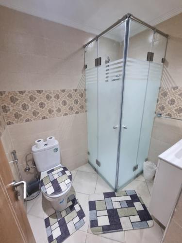 Ένα μπάνιο στο Appartement confortable et lumineux à RABAT