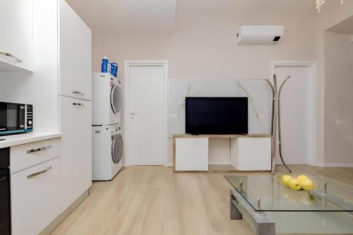 SM Modern Apartment - 4 pax - 1min Turro Metro
