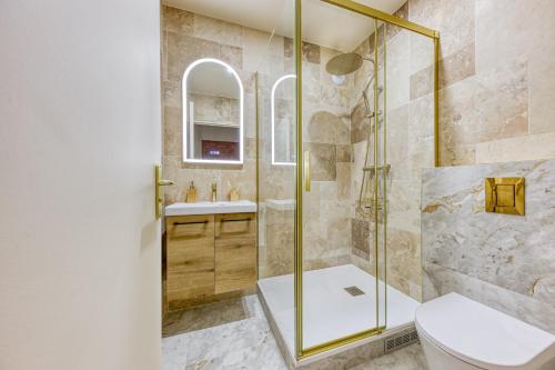 Koupelna v ubytování Creamy by Suite&Spa