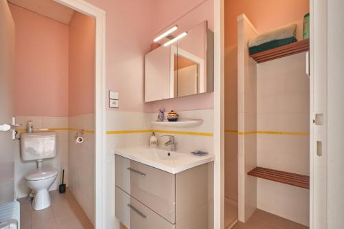 Ένα μπάνιο στο Suite Marguerite chez l'habitant