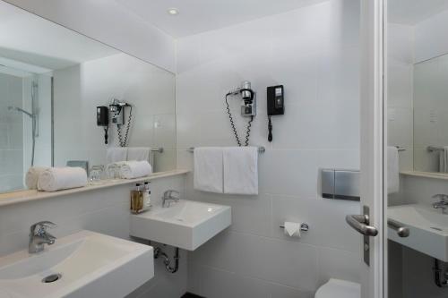 Koupelna v ubytování Wyndham Stuttgart Airport Messe