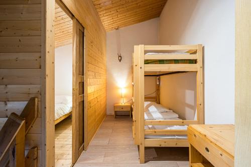 Postel nebo postele na pokoji v ubytování Les Avenières - la Norma