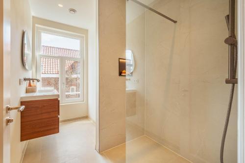 Koupelna v ubytování Charming Jordaan Apartment, Canal Views