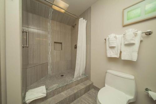 Koupelna v ubytování Kaanapali Royal B303 · KRL B303 Relaxing 2BD on Golf Course w Po