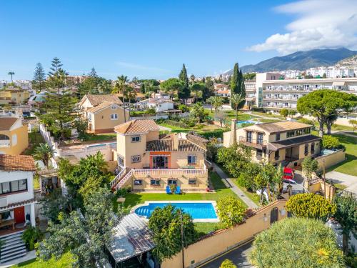 Casa de los Limones by Michael FAMILY VILLA NEAR PUERTO MARINA