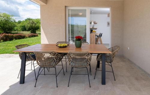 Gorgeous Home In Labin With Wifi