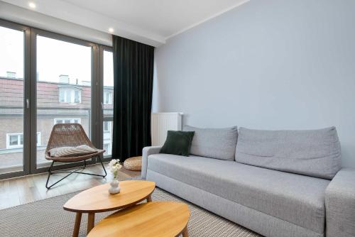 Przytulny Apartament z Parkingiem Blisko Starego Miasta by Noclegi Renters