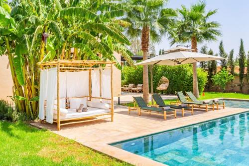 Bazén v ubytování Villa Amelkis avec Piscine - 4 suites de luxe à Marrakech nebo v jeho okolí