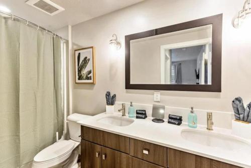 Koupelna v ubytování 1min Delta - Salt Palace - King Bed - Gym - Parking