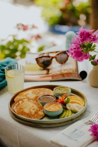 Jídlo v hotelu nebo okolí